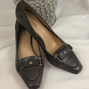 🔥FLASE SALE🔥CIRCA JOAN DAVID KITTEN HEELS